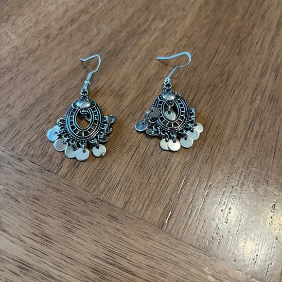 Paparazzi Elegant Silver Dangle Earrings - Picture 2 of 3